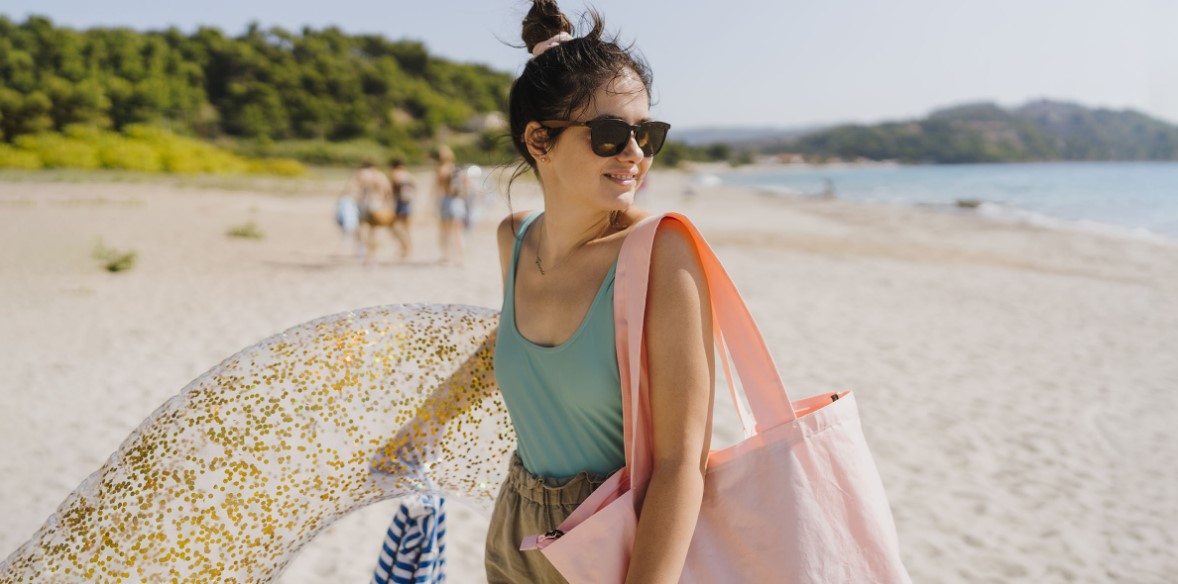 Trendy and Practical: 10 Ways to Use a Tote Bag as Your Everyday Accessory